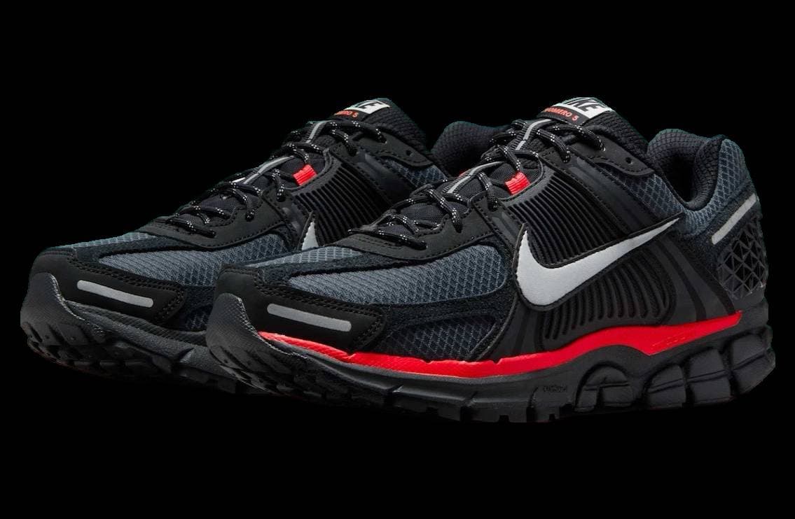 Nike Zoom Vomero 5 Bred Black / University Red release photo 4