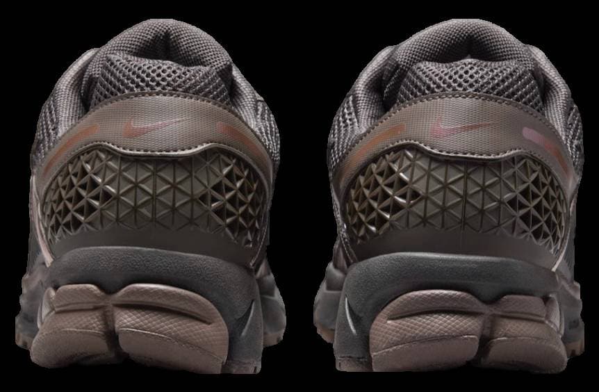Nike Zoom Vomero 5 Cave Stone / Metallic Silver release photo 5