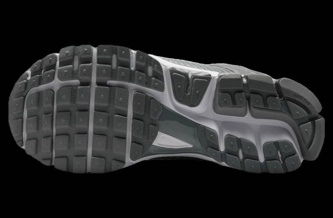 Nike Zoom Vomero 5 Cool Grey / White release photo 6