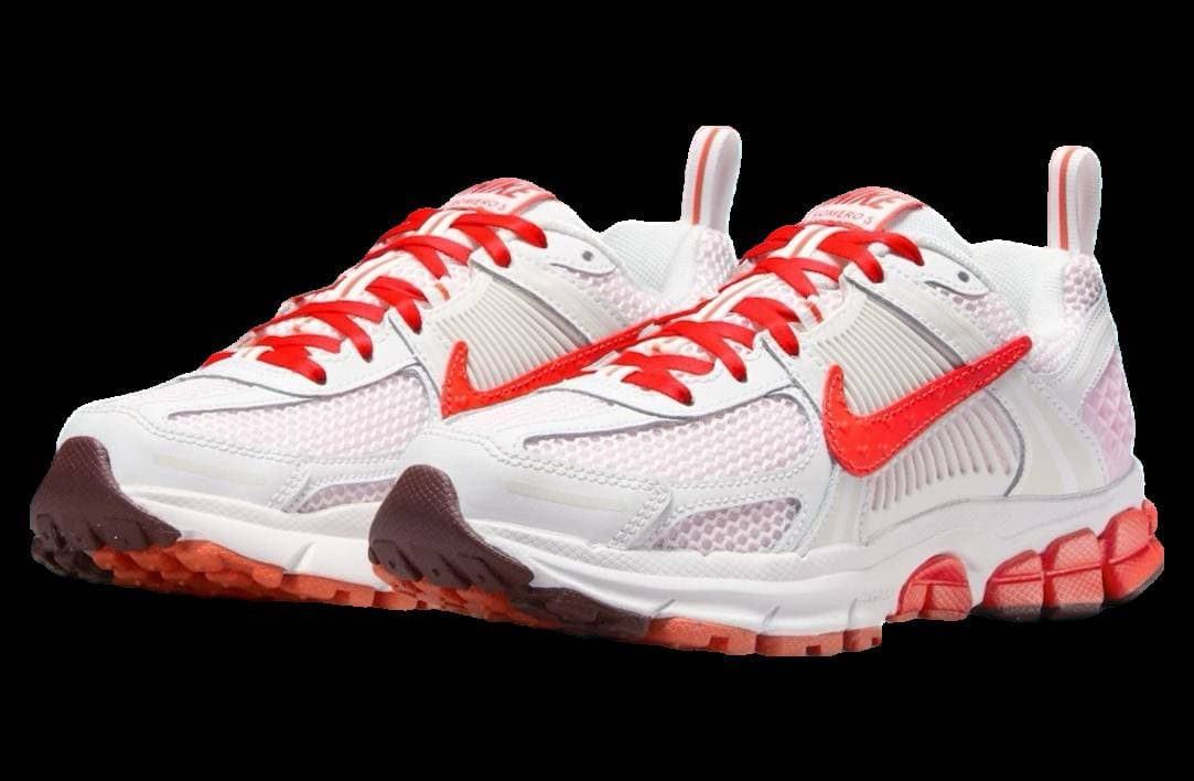 Nike Zoom Vomero 5 GS Valentine’s Day release photo 2