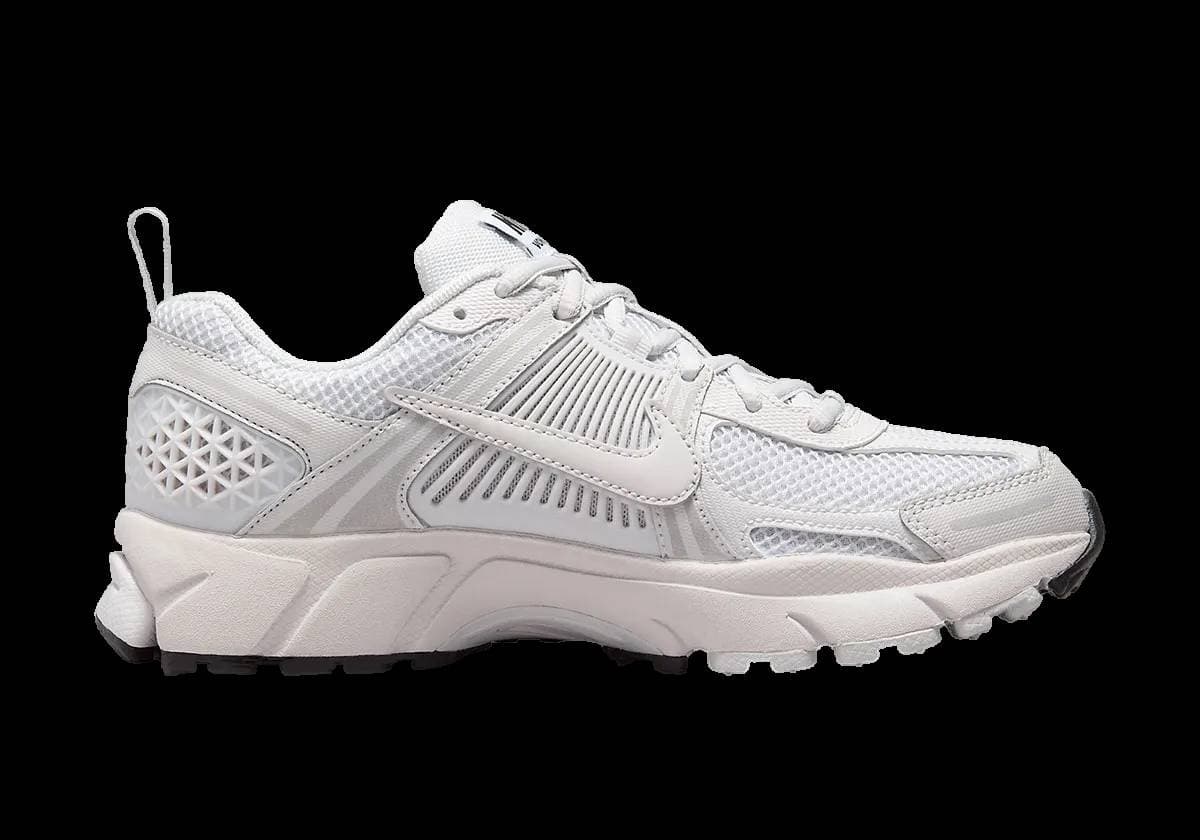Nike Zoom Vomero 5 GS White Black release photo 3