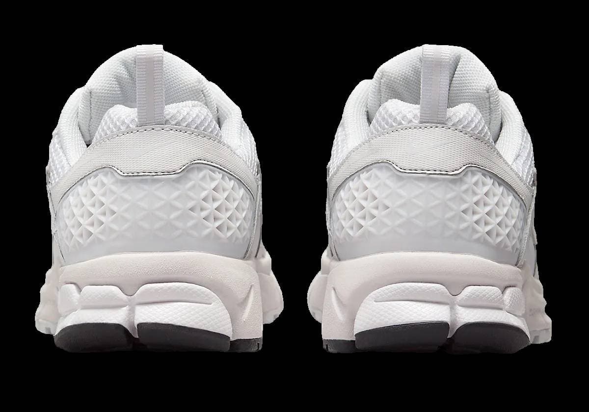 Nike Zoom Vomero 5 GS White Black release photo 5