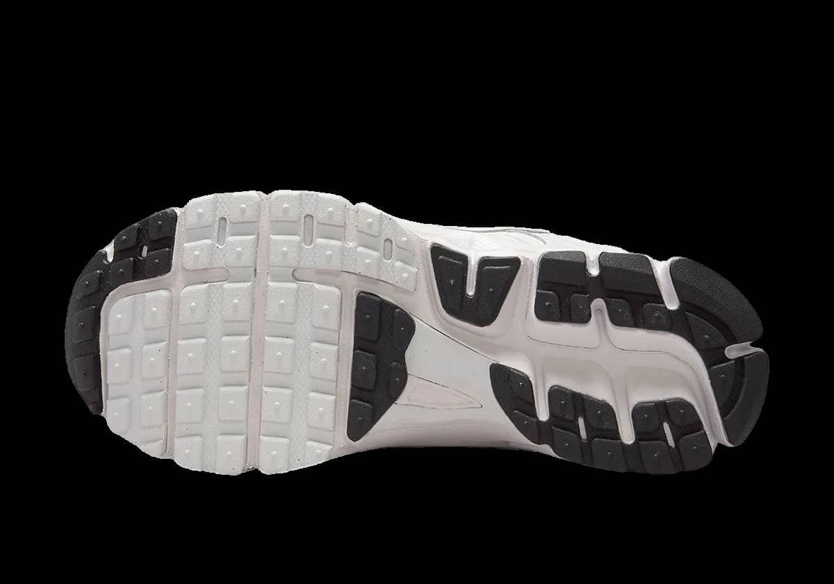 Nike Zoom Vomero 5 GS White Black release photo 6