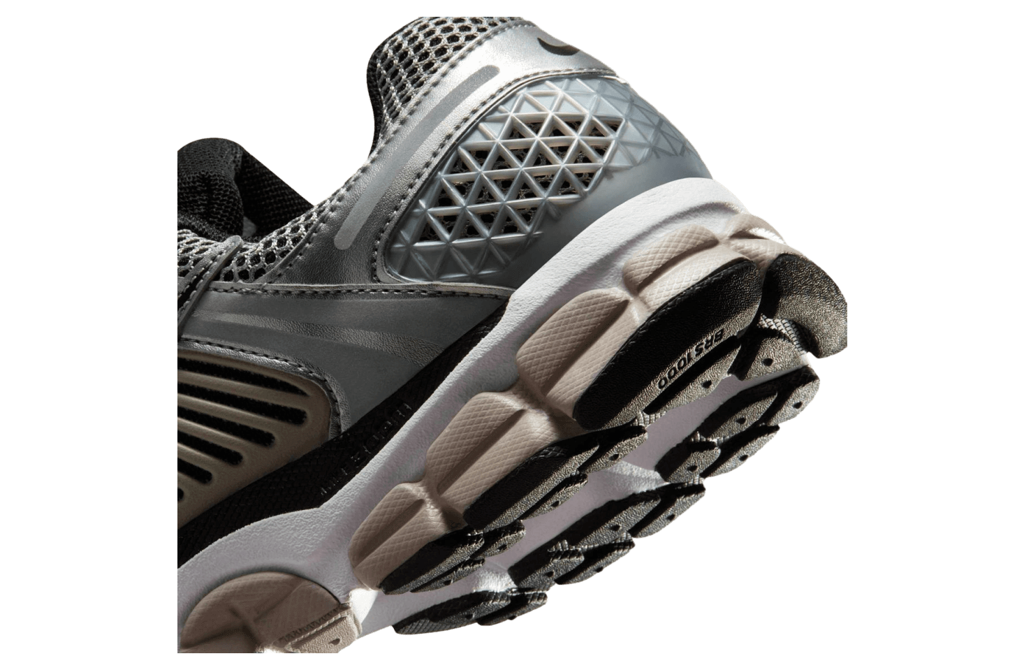 Nike Zoom Vomero 5 Metallic Silver / College Grey release photo 3