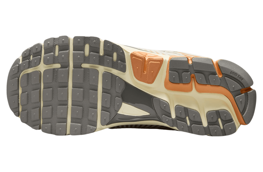Nike Zoom Vomero 5 Phantom / Copper Moon release photo 5