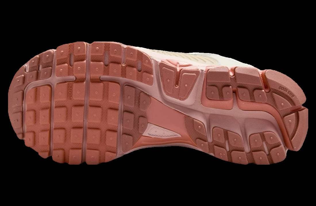 Nike Zoom Vomero 5 Phantom / Particle Beige release photo 6
