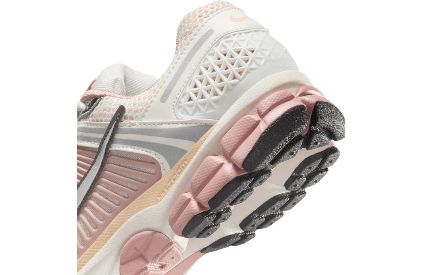 Nike Zoom Vomero 5 Sail / Particle Pink release photo 3