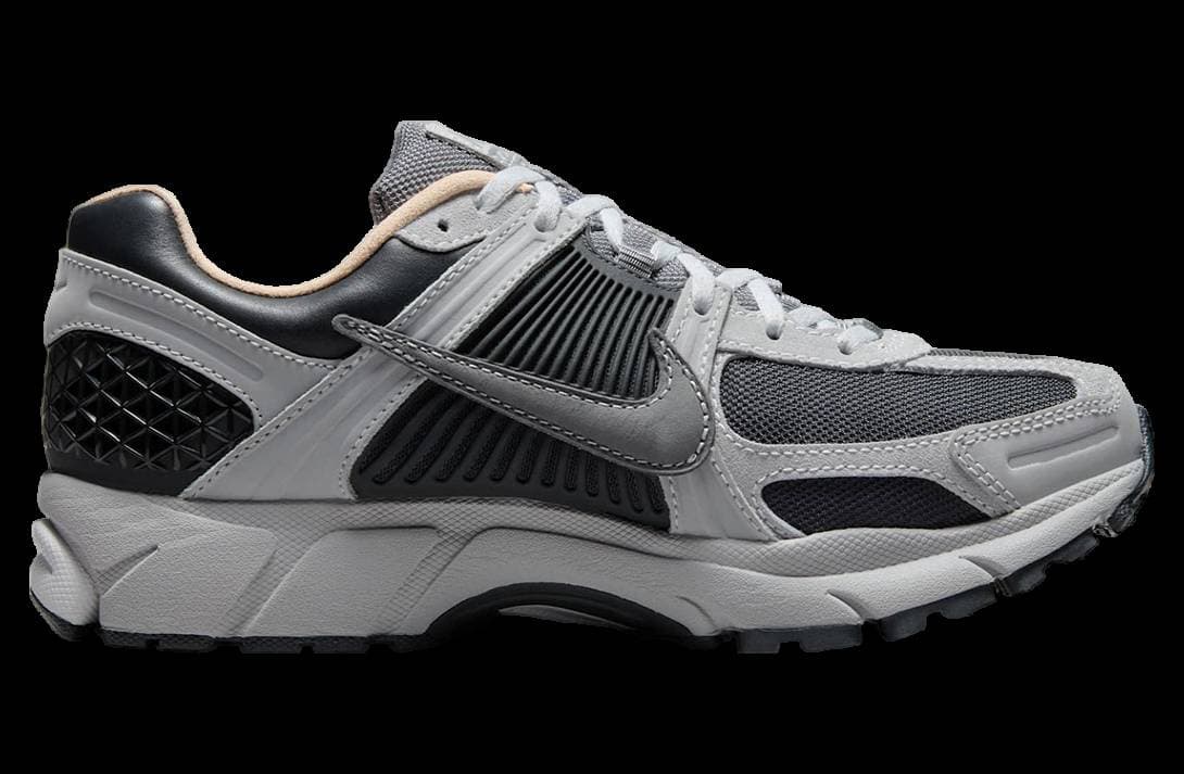Nike Zoom Vomero 5 Smoke Grey / Peach release photo 2
