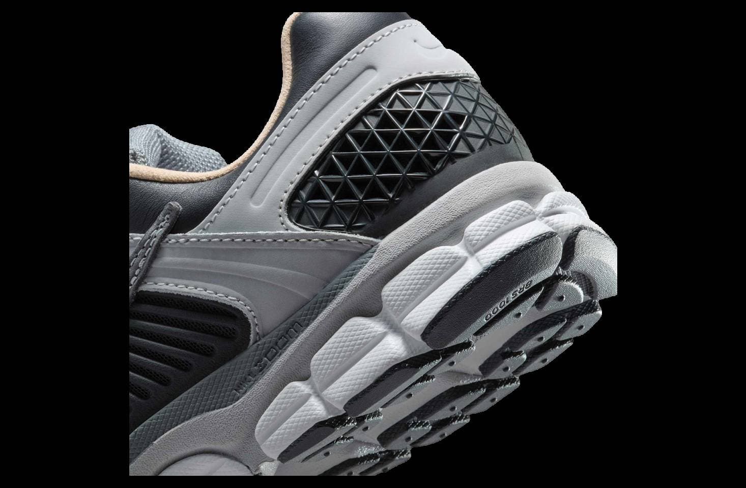 Nike Zoom Vomero 5 Smoke Grey / Peach release photo 8