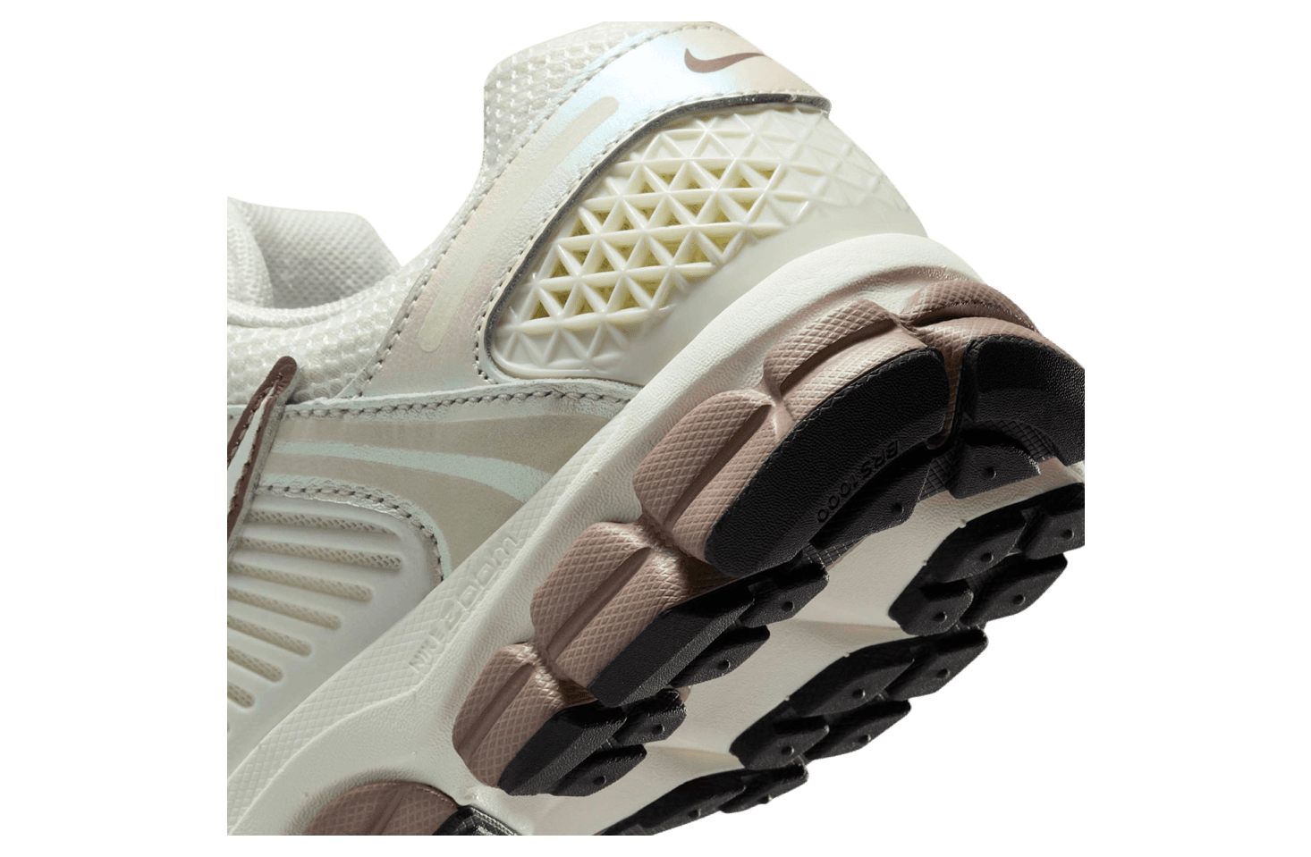 Nike Zoom Vomero 5 WMNS Sail / Mink Brown release photo 3
