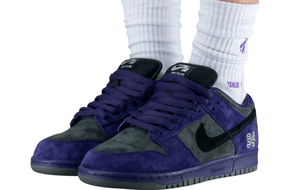 Supreme x Nike SB Dunk Low Ink Ink / Iron Grey release photo 2