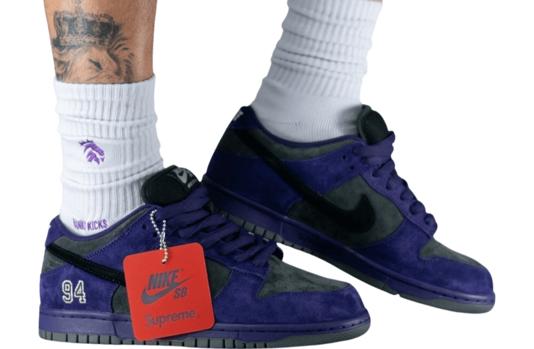 Supreme x Nike SB Dunk Low Ink Ink / Iron Grey release photo 4
