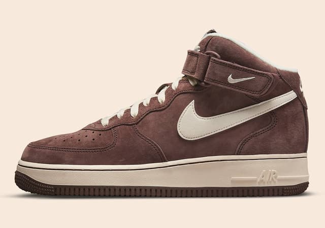 Nike Air Force 1 Mid QS "Chocolate" Nike release photo