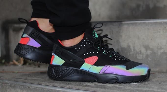 Nike Air Huarache Utility Premium Black/Black-Bright Crimson release photo 6