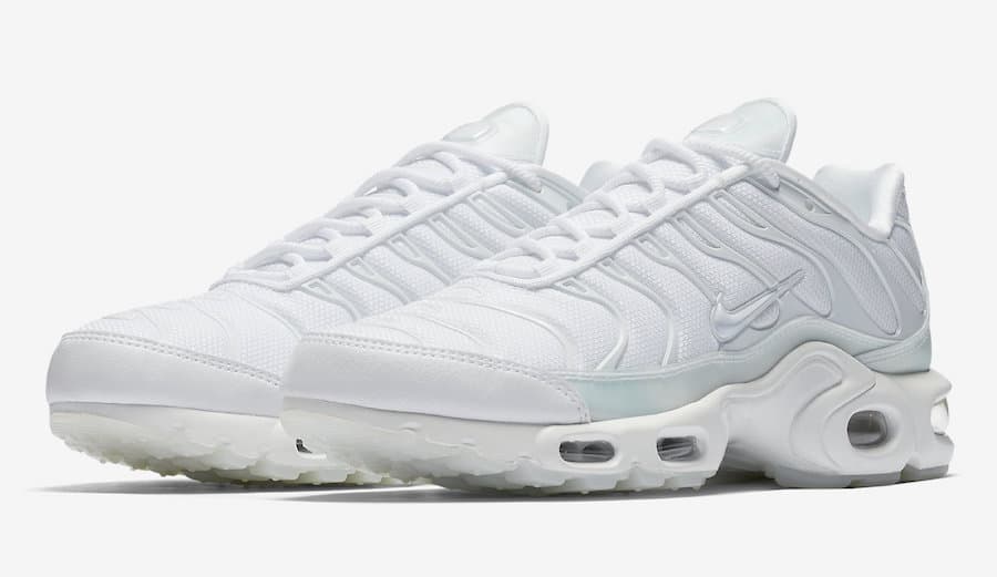 Nike Air Max 1 JewelNike Air Max Plus SE release photo 1