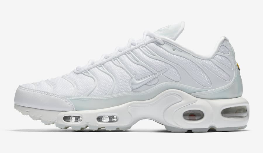 Nike Air Max 1 JewelNike Air Max Plus SE release photo 2
