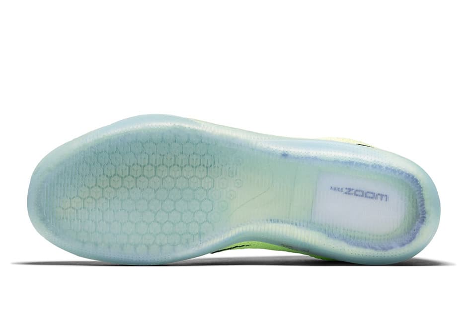 Nike Kobe 11 Elite Low “Christmas” release photo 4