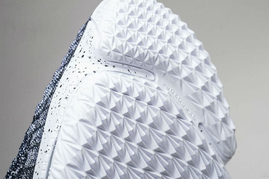 Nike LeBron 15 “Ashes” release photo 14