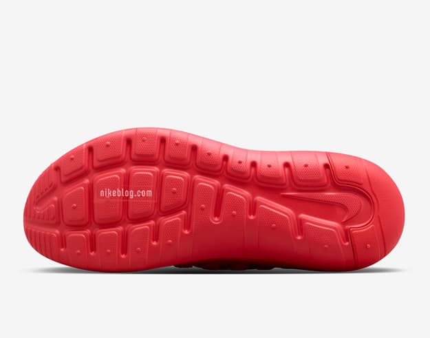 Nike Payaa release photo 3