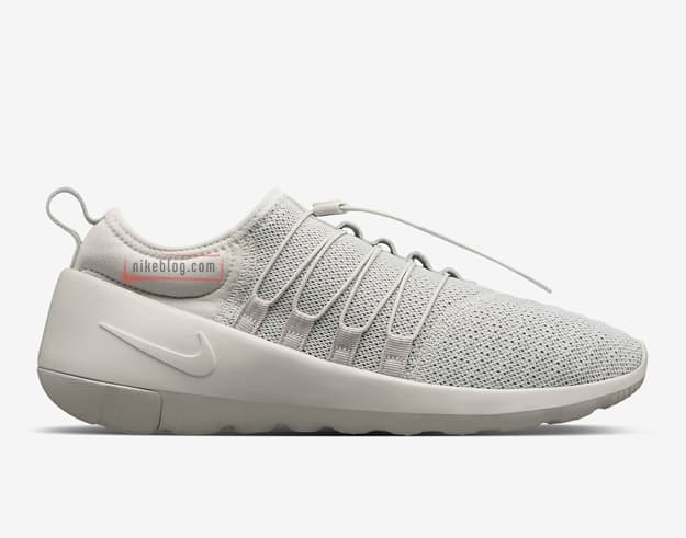 Nike Payaa release photo 2