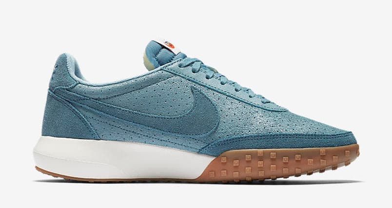 Nike WMNS Roshe Waffle Racer Premium release photo 3
