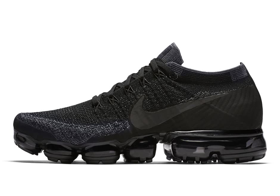 Nike Air VaporMax “Triple Black” release photo 2