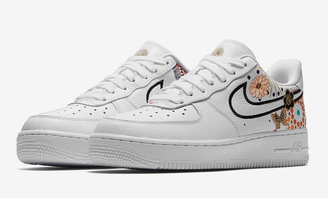 Nike WMNS Air Force 1 LNY Nike release photo