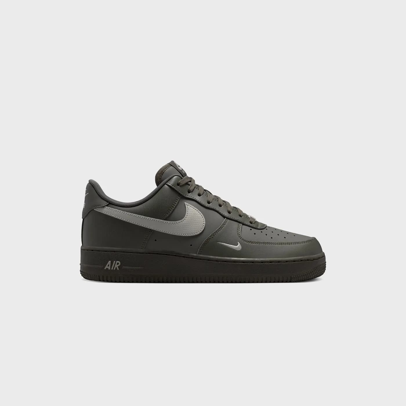 Nike Air Force 1 '07 - Newsprint / College Grey release photo 1