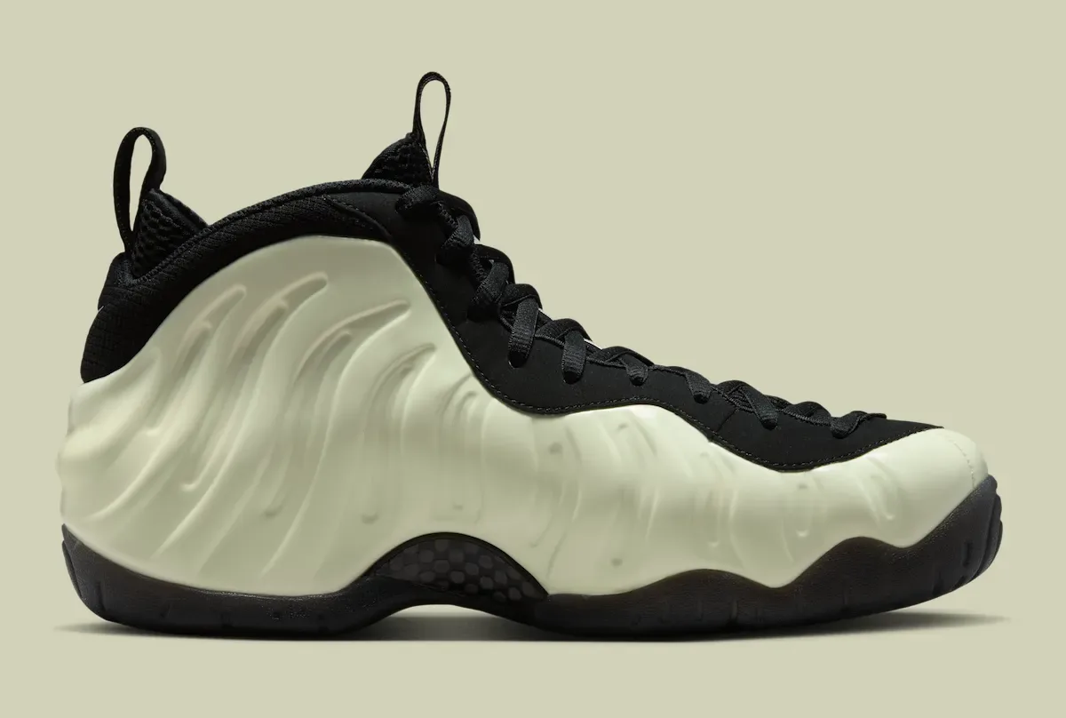 Nike Air Foamposite Pro PRM “Glow in the Dark” release photo 3