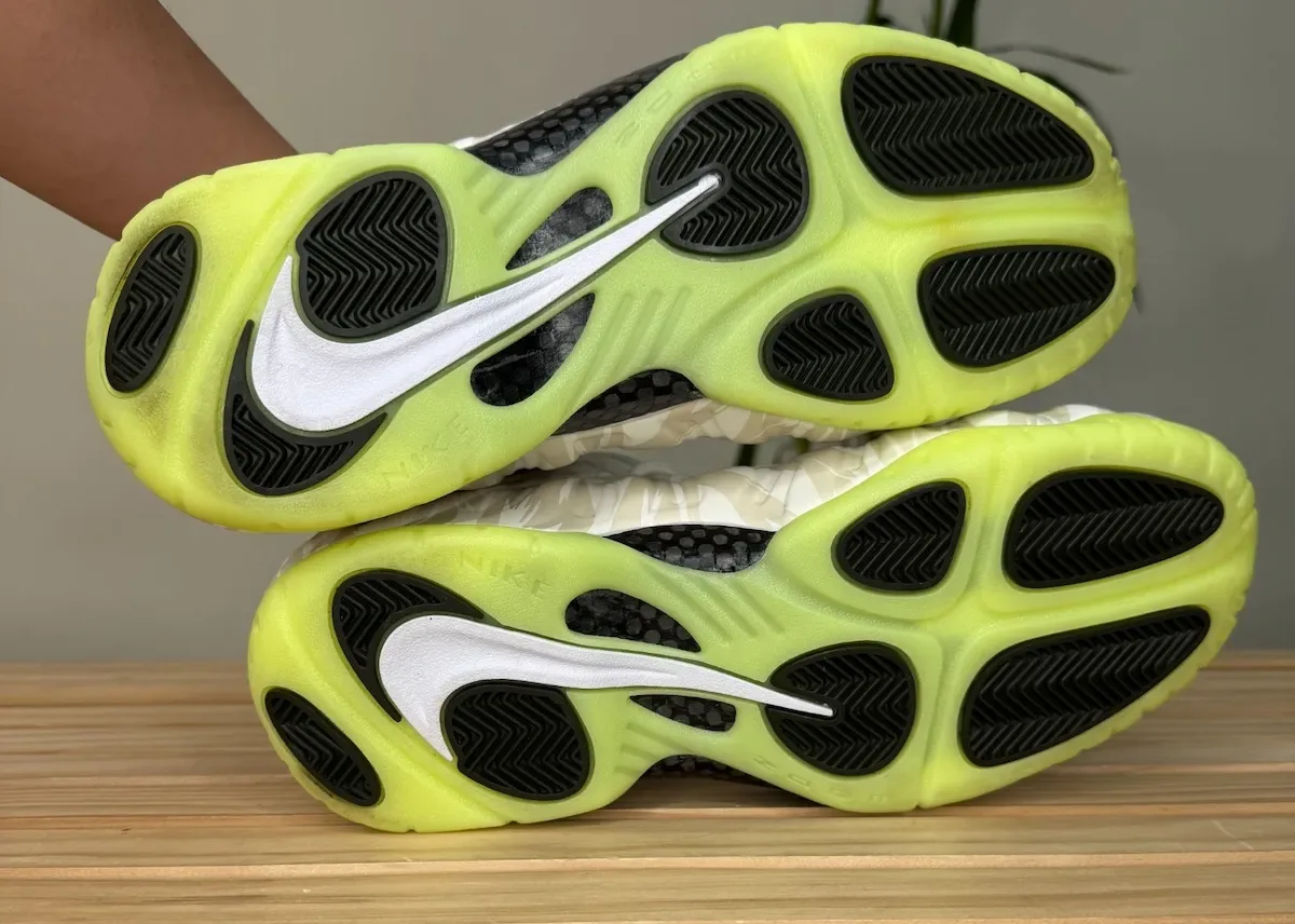 Nike Air Foamposite Pro “Mummy Duck” release photo 5