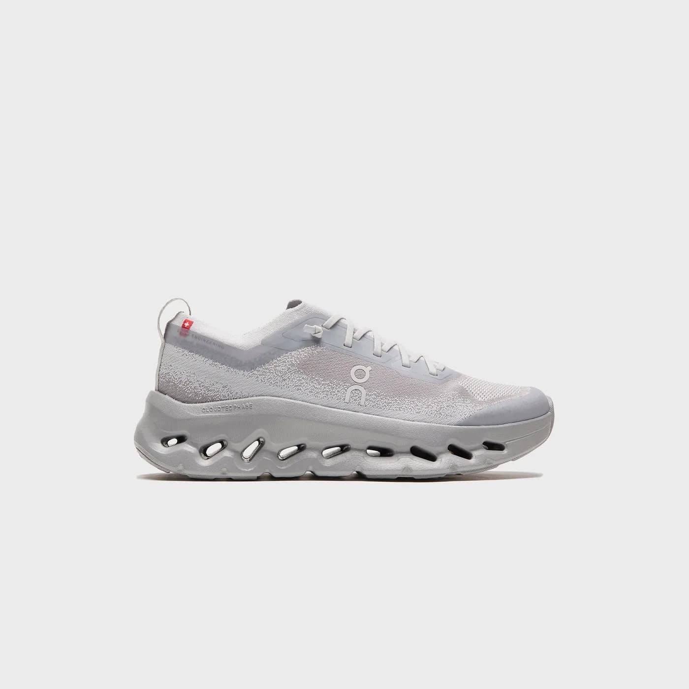 On Running WMNS Cloudtilt Moon - Wolf / Alloy release photo