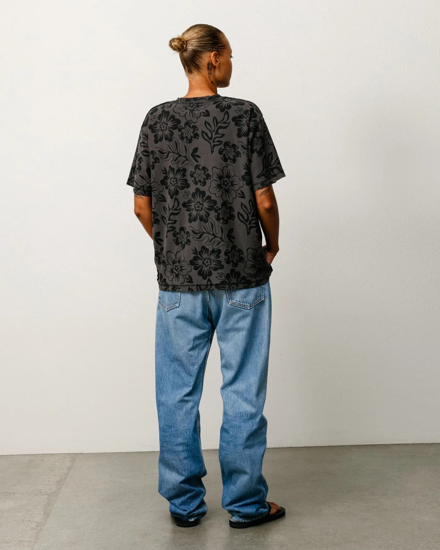 LAZY FLORAL TEE release photo 2