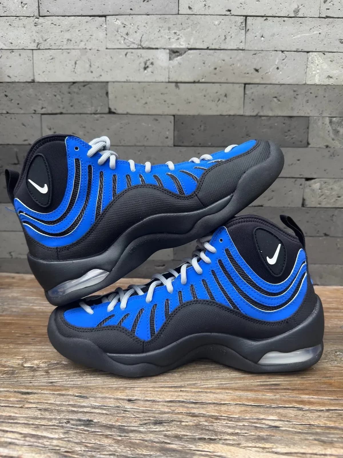 Nike Air Bakin “Varsity Royal” release photo 4