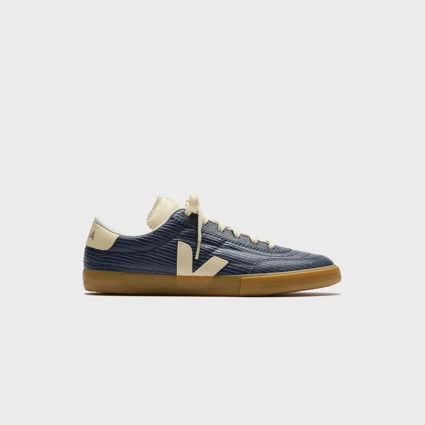 Veja WMNS Volley - White / Natural / Bark release photo 1