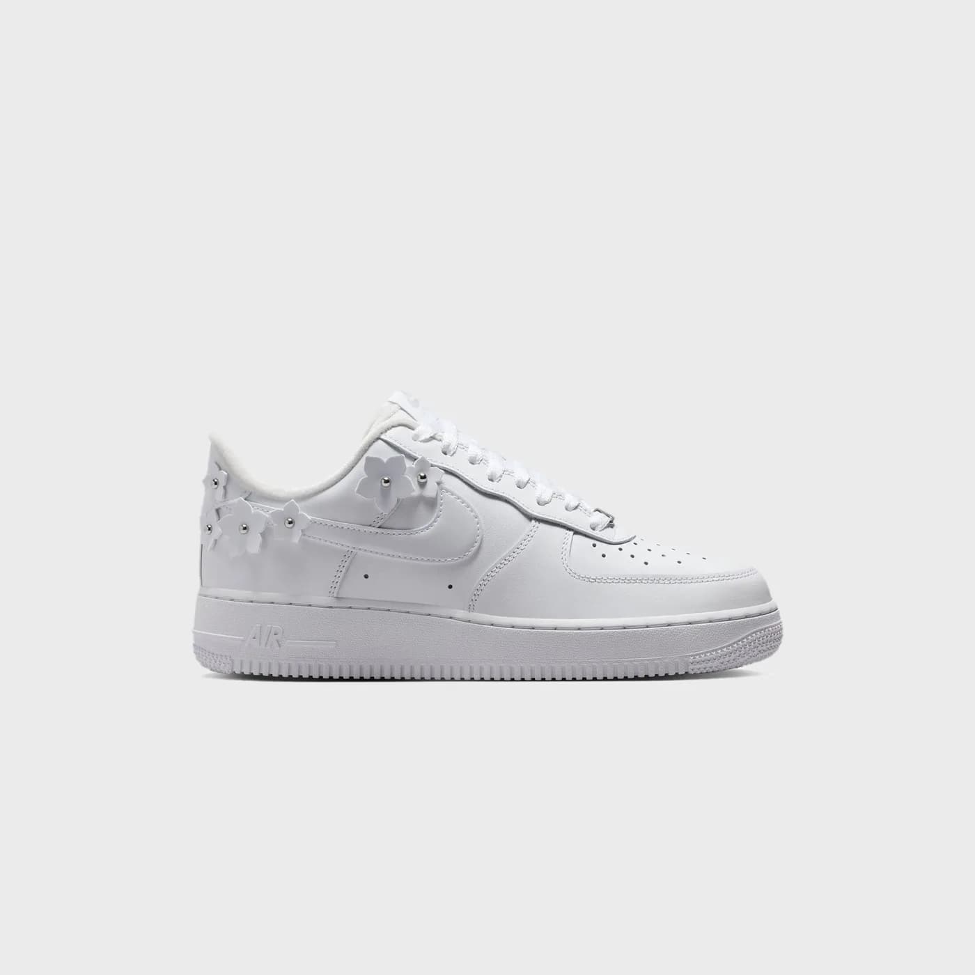 Nike WMNS Air Force 1 '07 - White / Wolf Grey / Metallic Silver release photo 1