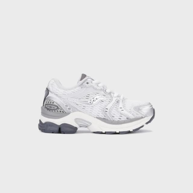 Saucony TD Triumph 4 KDZ - White / Silver Saucony release photo