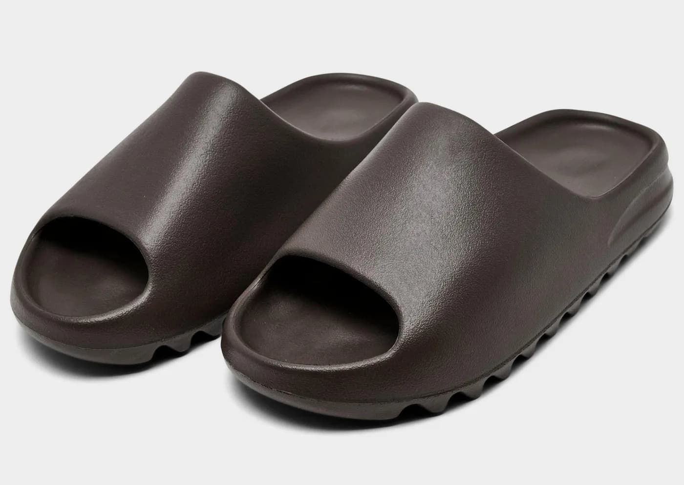 Yeezy Slide 01 Brown release photo 6