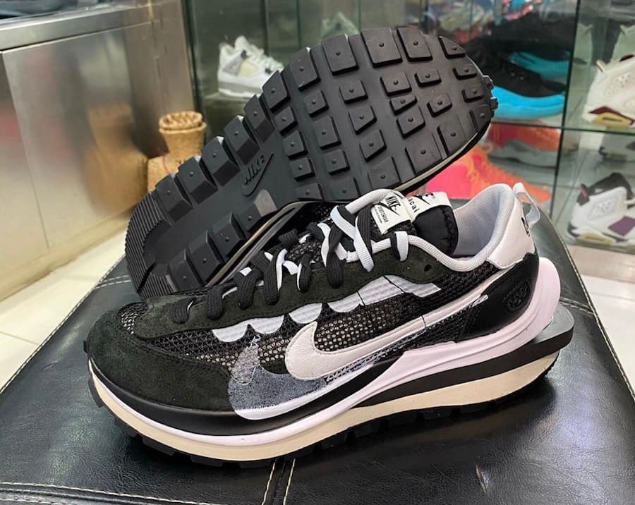 Sacai x Nike VaporWaffle release photo 19