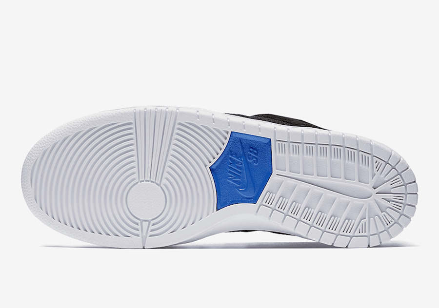 Soulland x Nike SB Dunk Low release photo 6