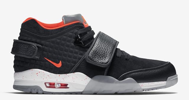 Nike Air Trainer Cruz “Black/Crimson” Nike release photo