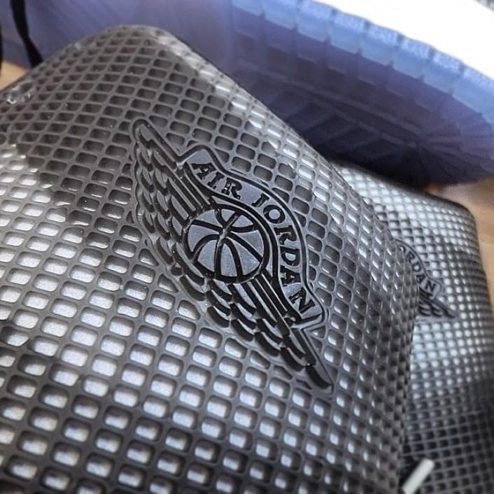 Air Jordan 4LAB1 Black/Infrared release photo 2