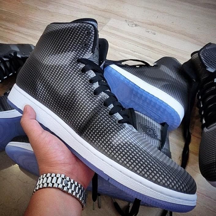 Air Jordan 4LAB1 Black/Infrared release photo 4