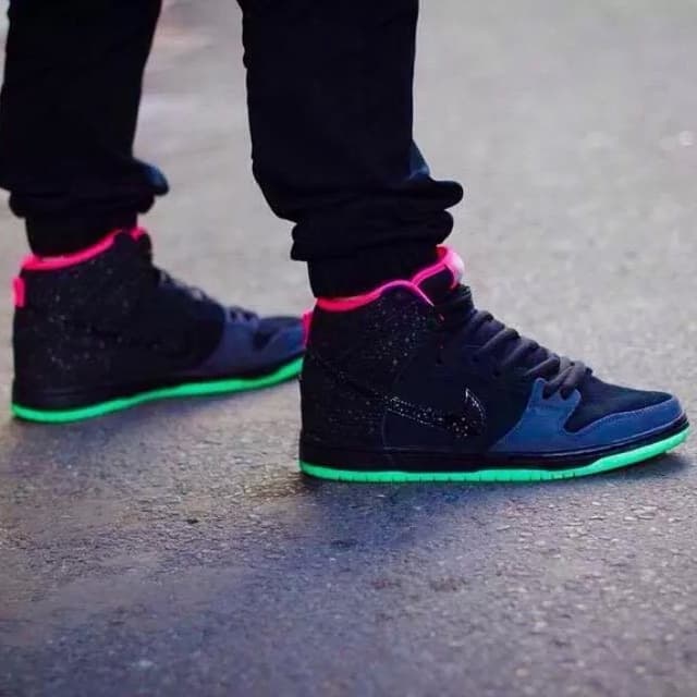 Nike Dunk High SB "Yeezy" Nike release photo