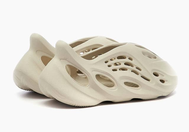 Yeezy Foam Runner "Sand" Yeezy release photo