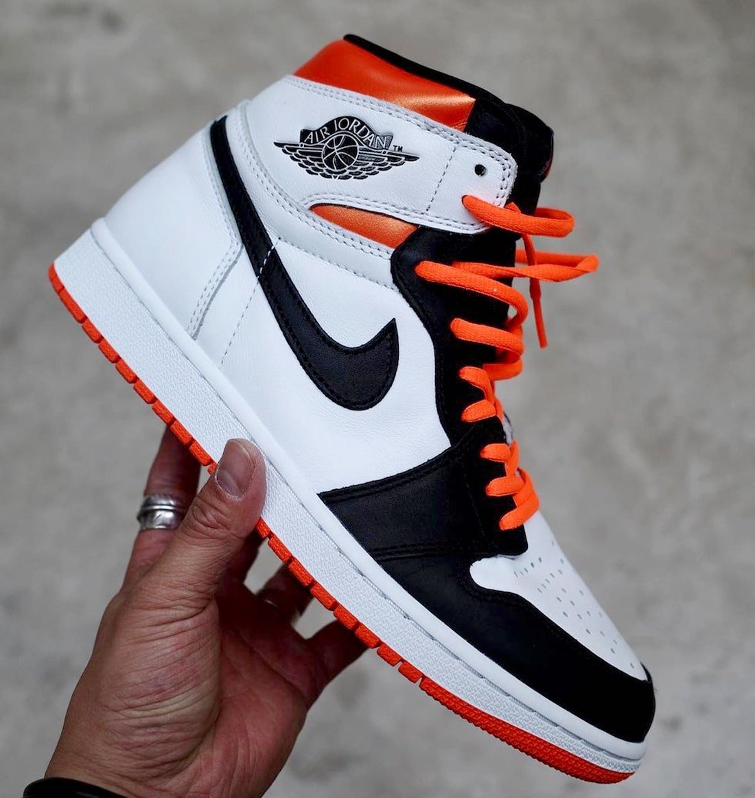 Air Jordan 1 High OG “Electro Orange”