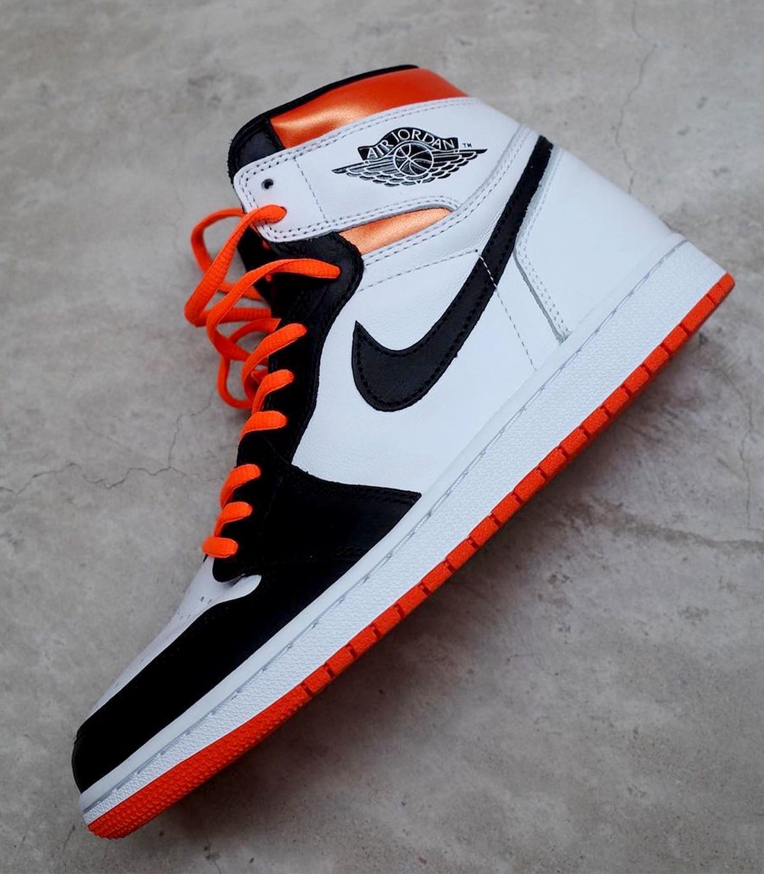 Air Jordan 1 High OG “Electro Orange”