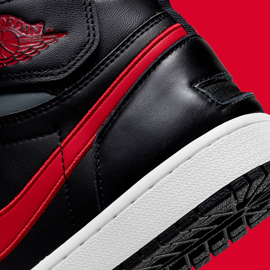 Air Jordan 1 FlyEase