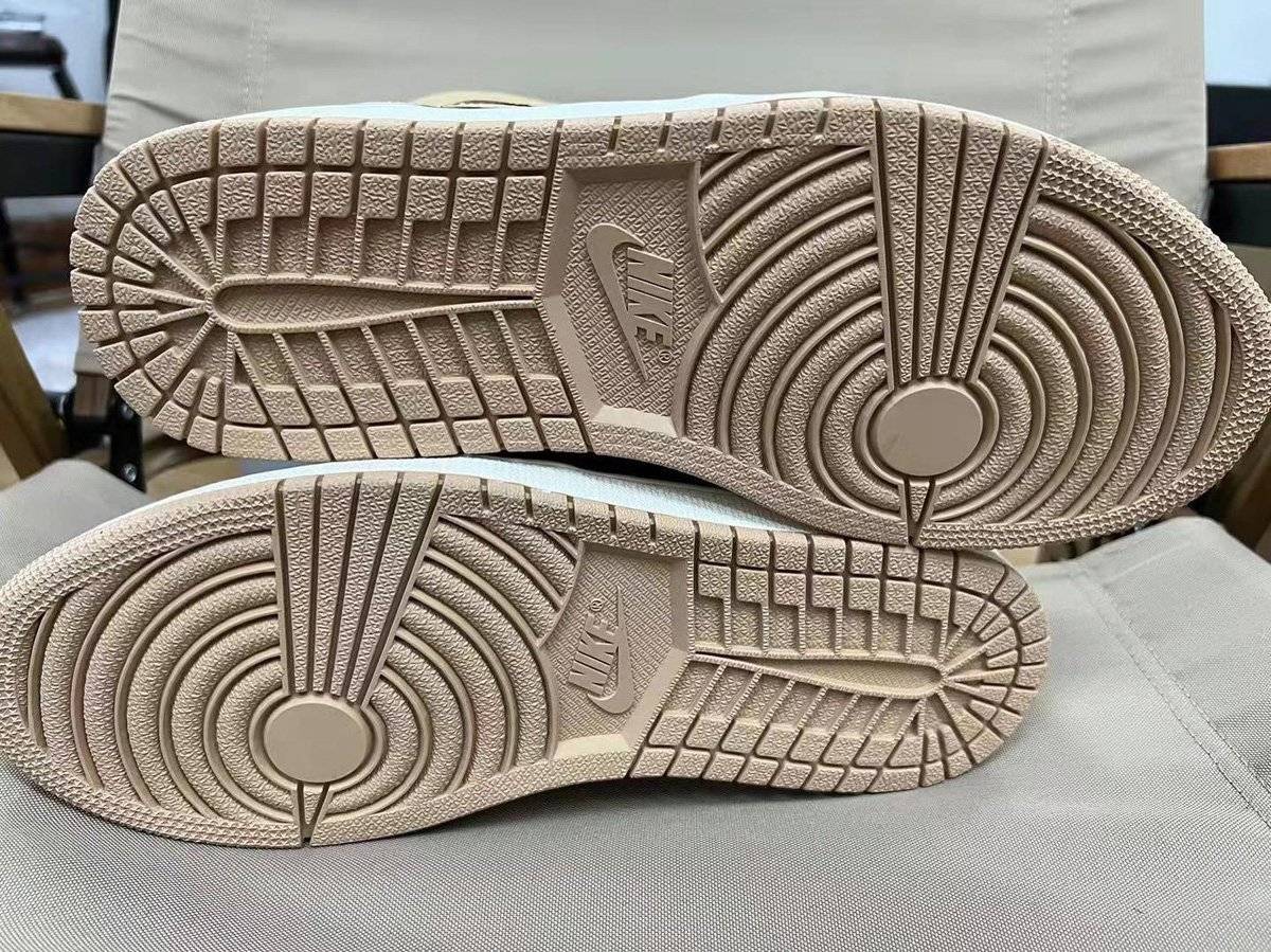 Air Jordan 1 High OG “Heirloom”