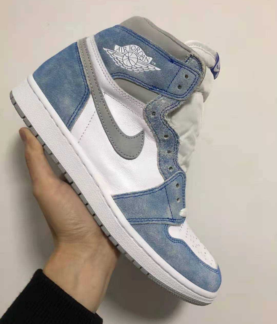 Air Jordan 1 High OG “Hyper Royal”