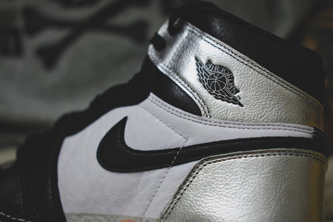 Air Jordan 1 High OG WMNS “Silver Toe”